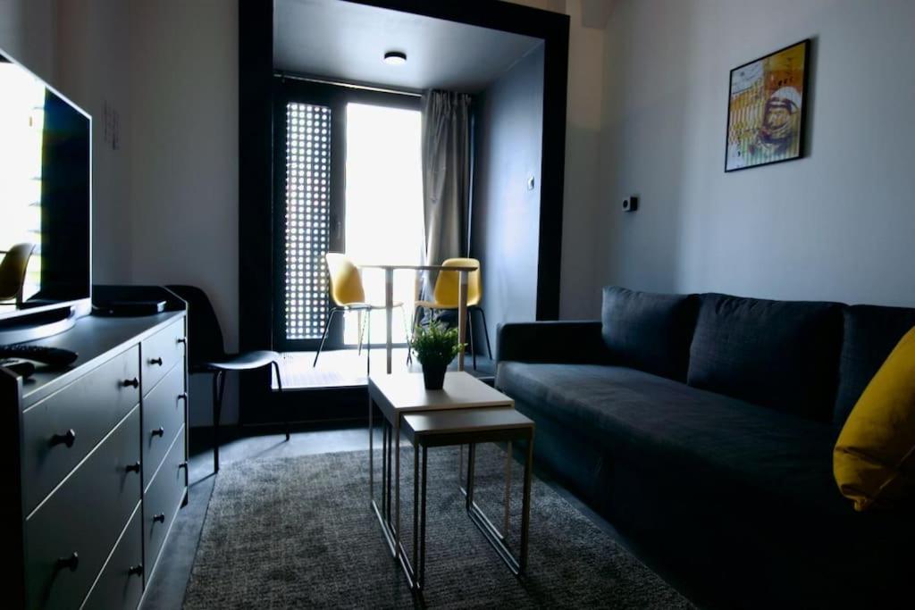 Studio Apartment By Hi5- Rottenbiller Apartment Budapest Exterior foto