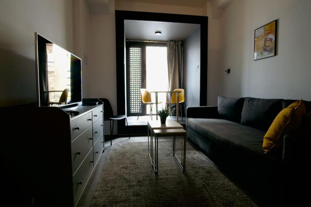 Studio Apartment By Hi5- Rottenbiller Apartment Budapest Exterior foto