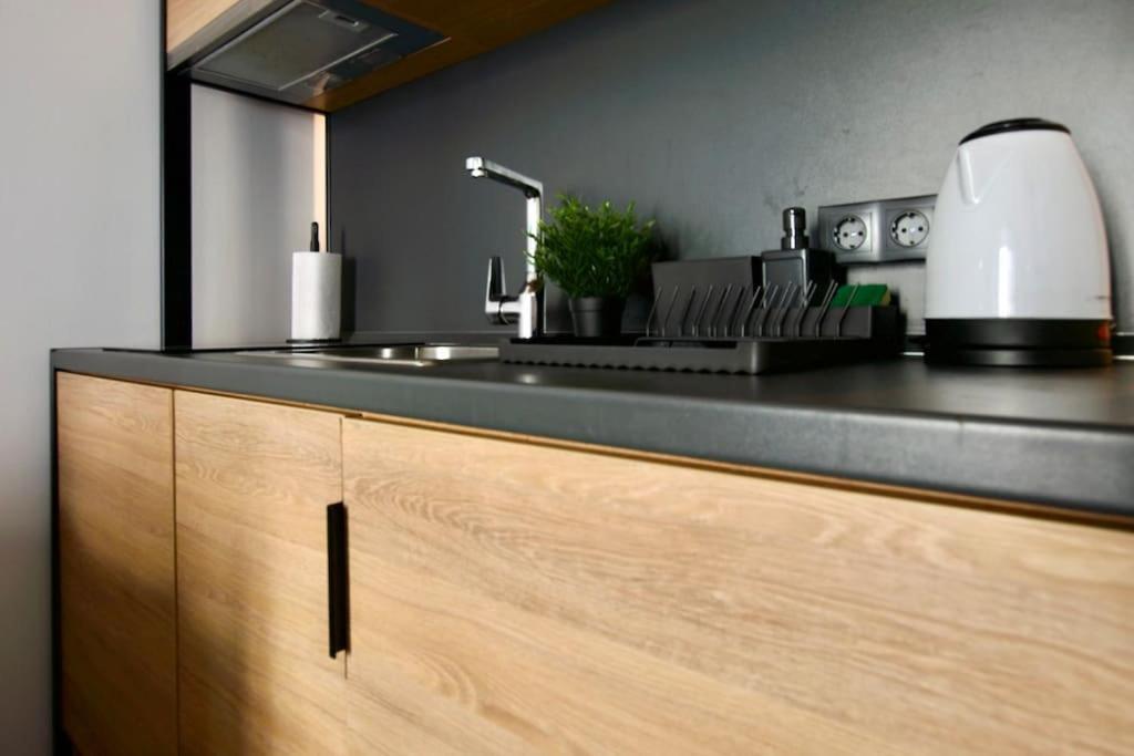 Studio Apartment By Hi5- Rottenbiller Apartment Budapest Exterior foto
