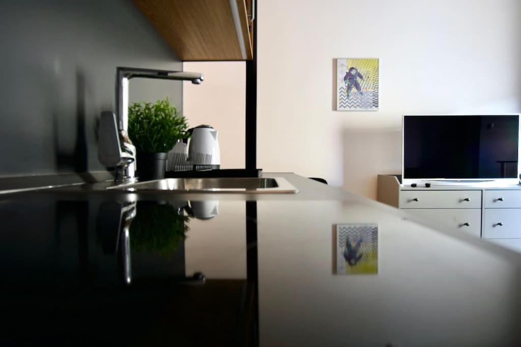 Studio Apartment By Hi5- Rottenbiller Apartment Budapest Exterior foto