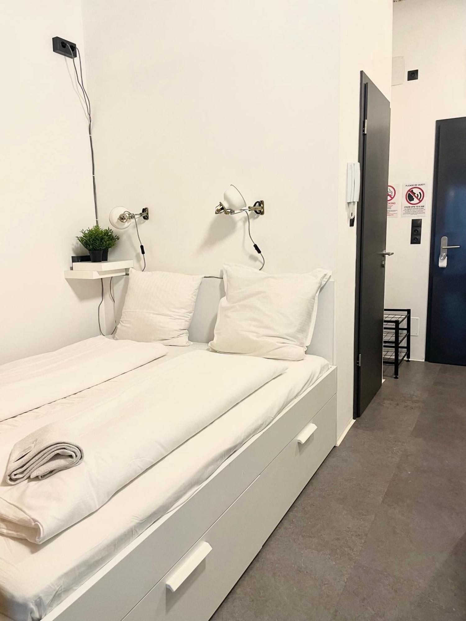 Studio Apartment By Hi5- Rottenbiller Apartment Budapest Exterior foto